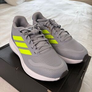 Adidas Kids Sneakers in Gray and Bright Yellow